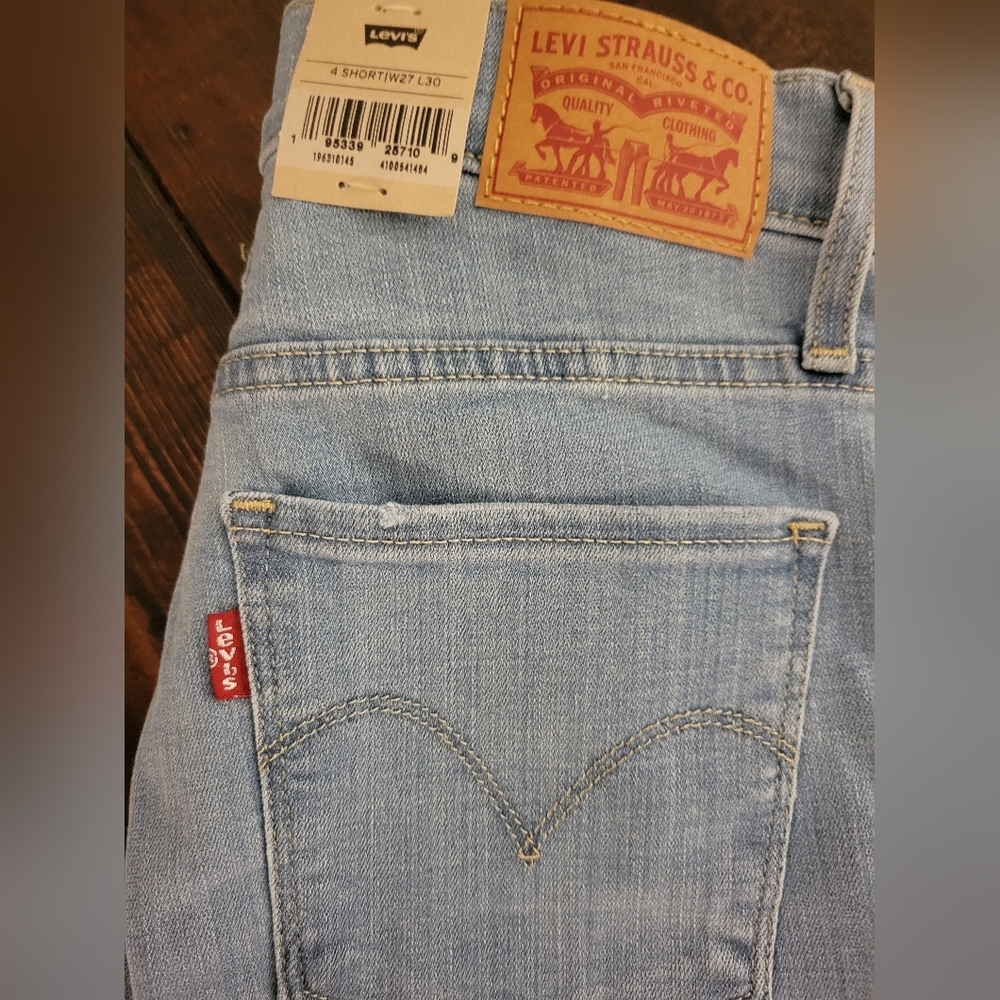 NEW NWT Levis 314 Shaping Straight-Size W27/L30 - Picture 2 of 10